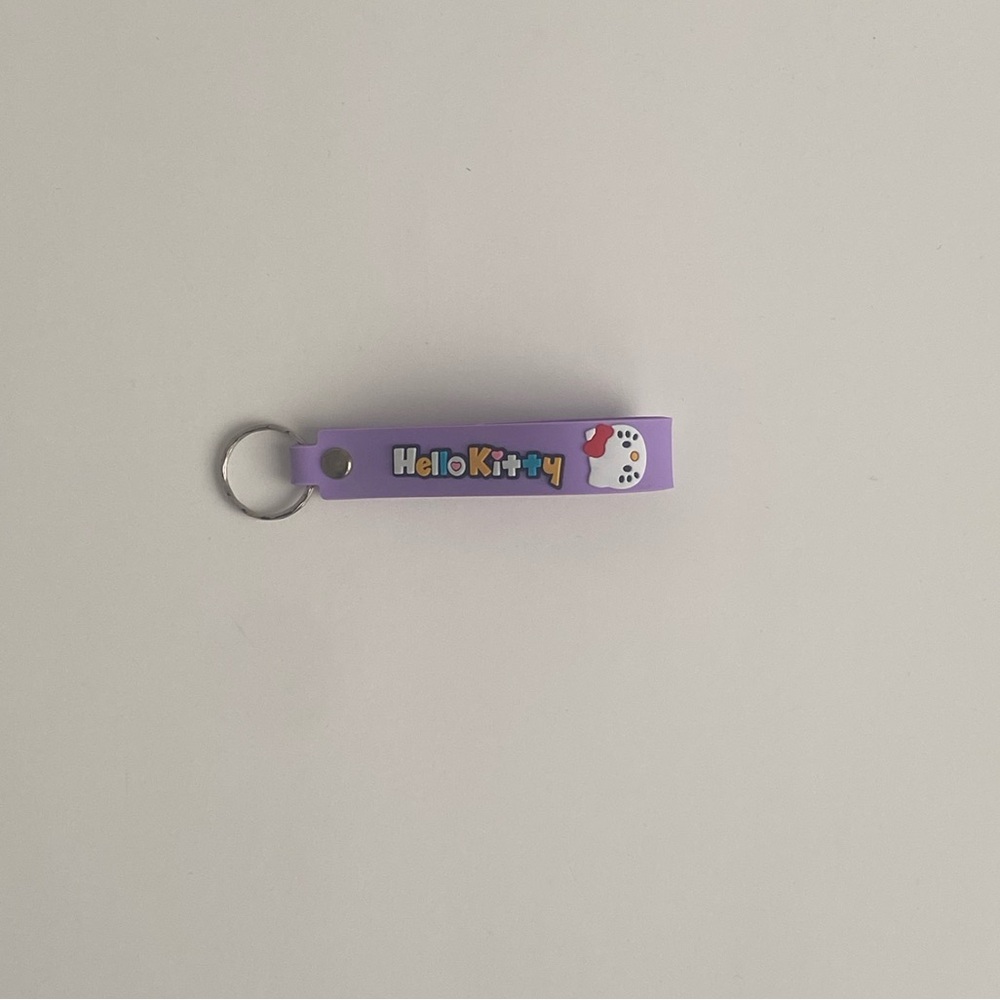 Hello Kitty Purple Keychain - Picture 2 of 3